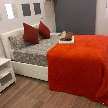 Apartament Plaza Pedro Zerolo Madryt Zewnętrze zdjęcie