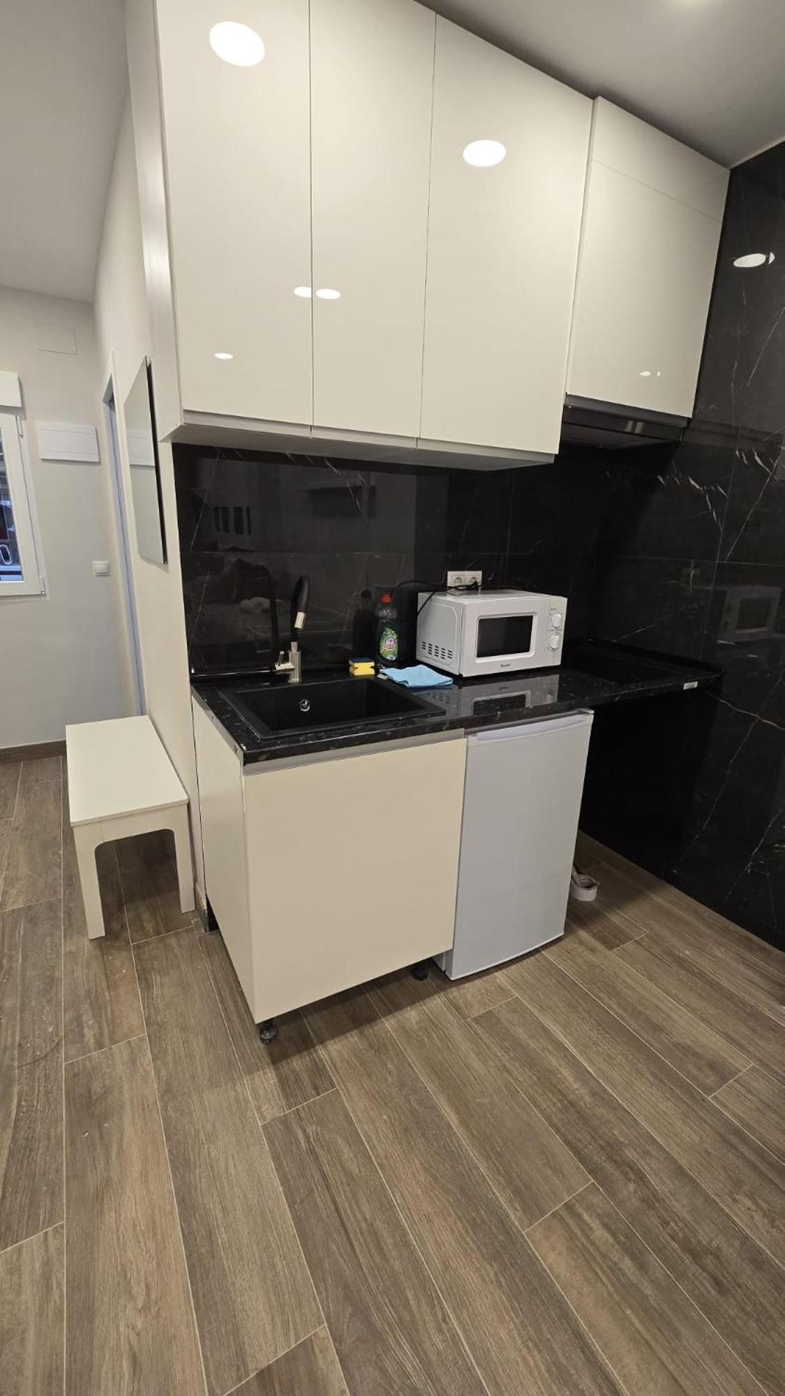 Apartament Plaza Pedro Zerolo Madryt Zewnętrze zdjęcie